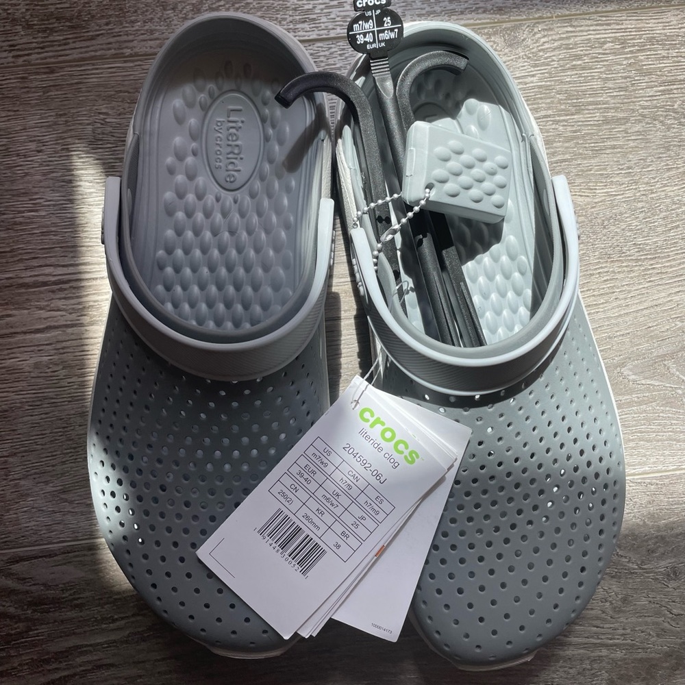 NWT Crocs LiteRide Clog in smoke/pearl white relaxed fit
